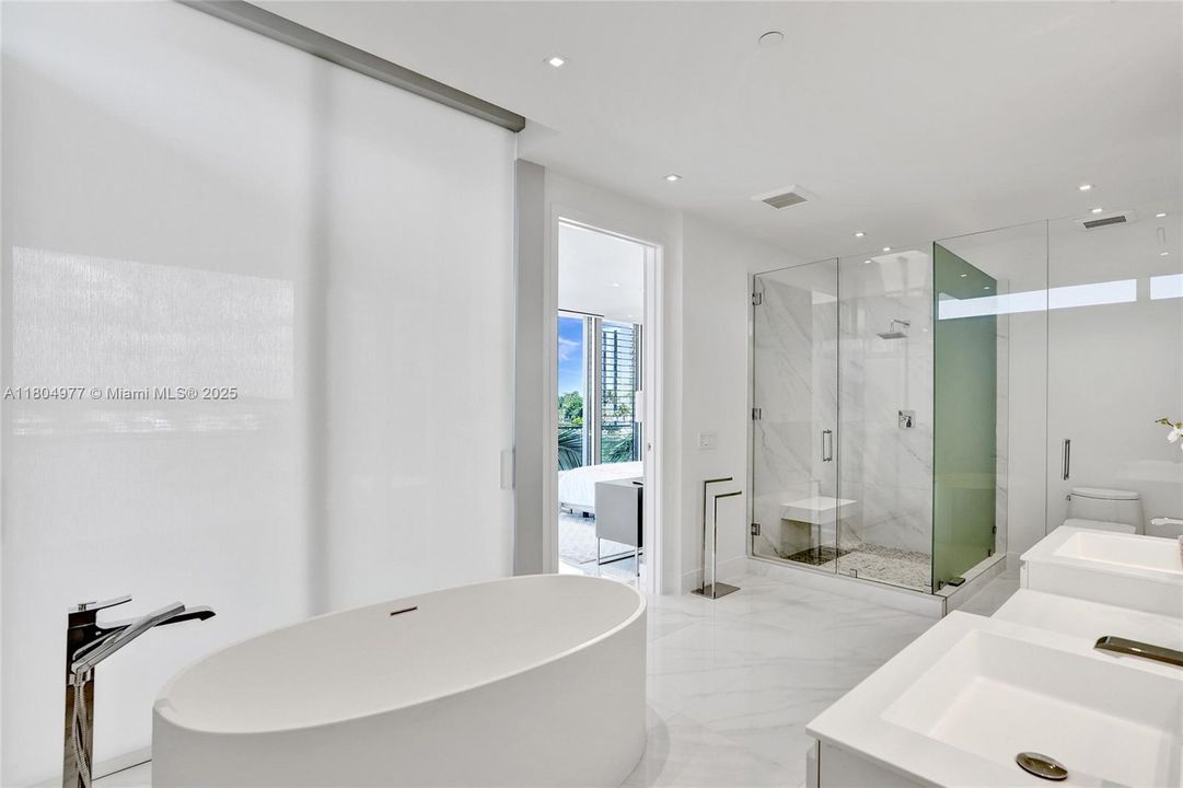 На продажу: $3,375,000 (4 спален, 4 ванн, 3849 Квадратных фут)