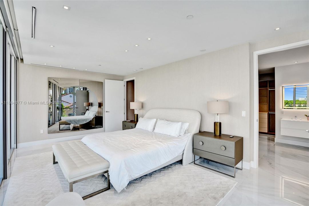 На продажу: $3,375,000 (4 спален, 4 ванн, 3849 Квадратных фут)