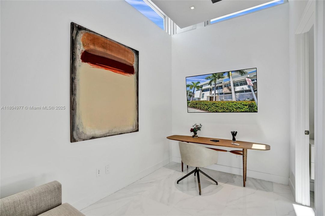 На продажу: $3,375,000 (4 спален, 4 ванн, 3849 Квадратных фут)