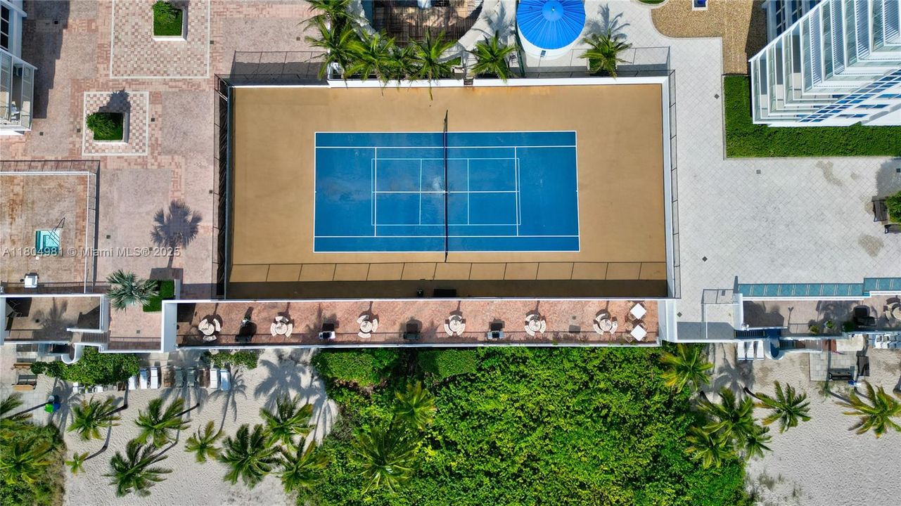 Activo con contrato: $5,999 (2 camas, 2 baños, 1570 Pies cuadrados)