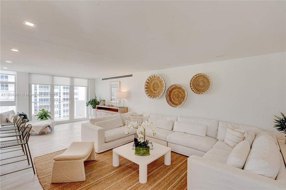 Activo con contrato: $5,999 (2 camas, 2 baños, 1570 Pies cuadrados)