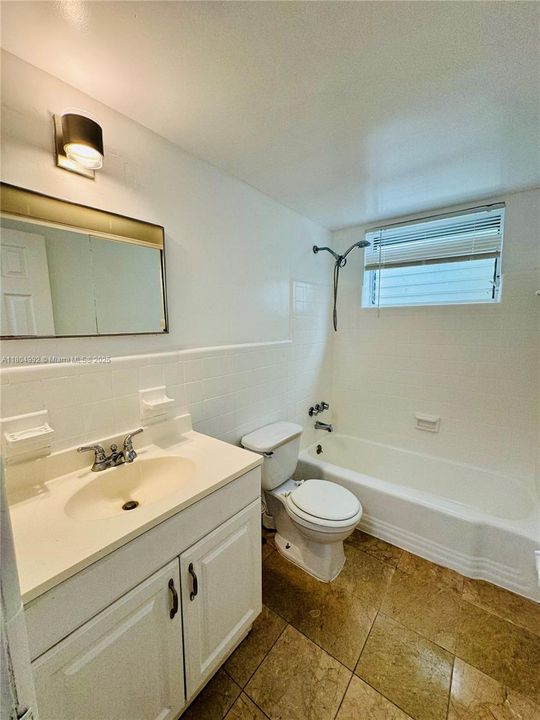 For Sale: $355,000 (1 beds, 1 baths, 620 Square Feet)