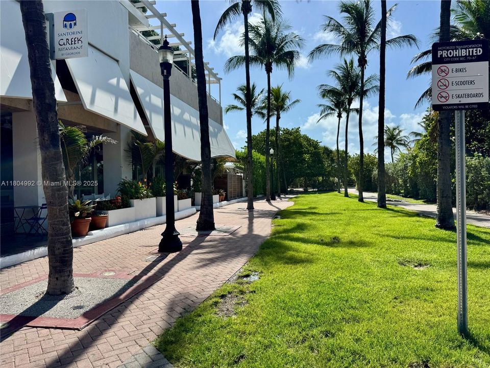 For Sale: $355,000 (1 beds, 1 baths, 620 Square Feet)