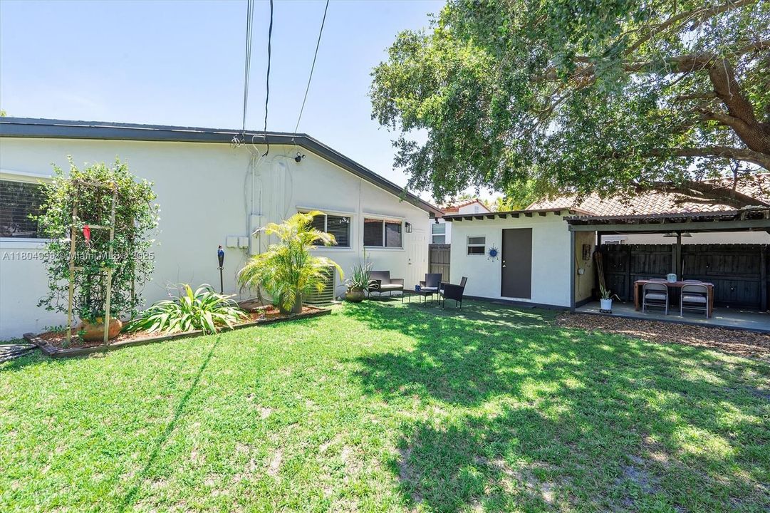 Недавно продано: $599,000 (3 спален, 2 ванн, 1614 Квадратных фут)