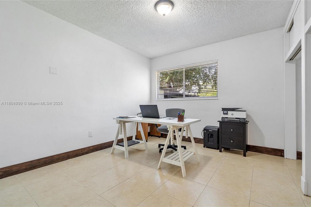 Недавно продано: $599,000 (3 спален, 2 ванн, 1614 Квадратных фут)