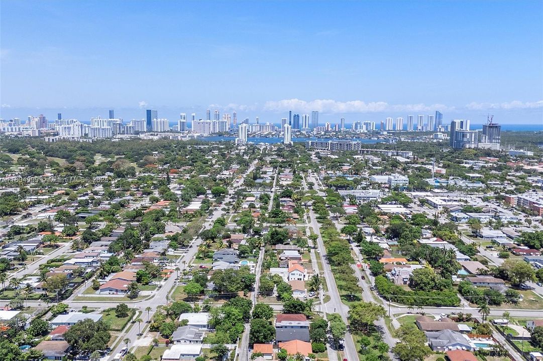 Недавно продано: $599,000 (3 спален, 2 ванн, 1614 Квадратных фут)