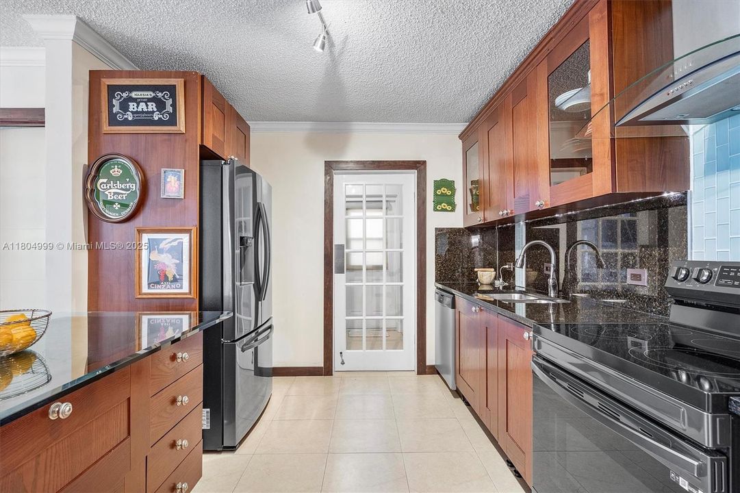 Недавно продано: $599,000 (3 спален, 2 ванн, 1614 Квадратных фут)