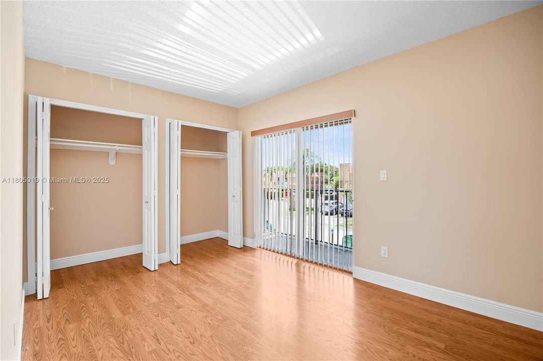 Top floor shared bathroom.
