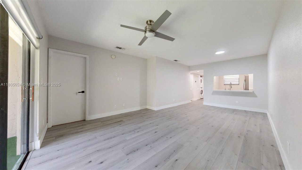 Active With Contract: $269,999 (2 beds, 2 baths, 800 Square Feet)