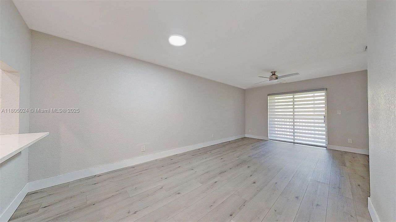 Active With Contract: $269,999 (2 beds, 2 baths, 800 Square Feet)