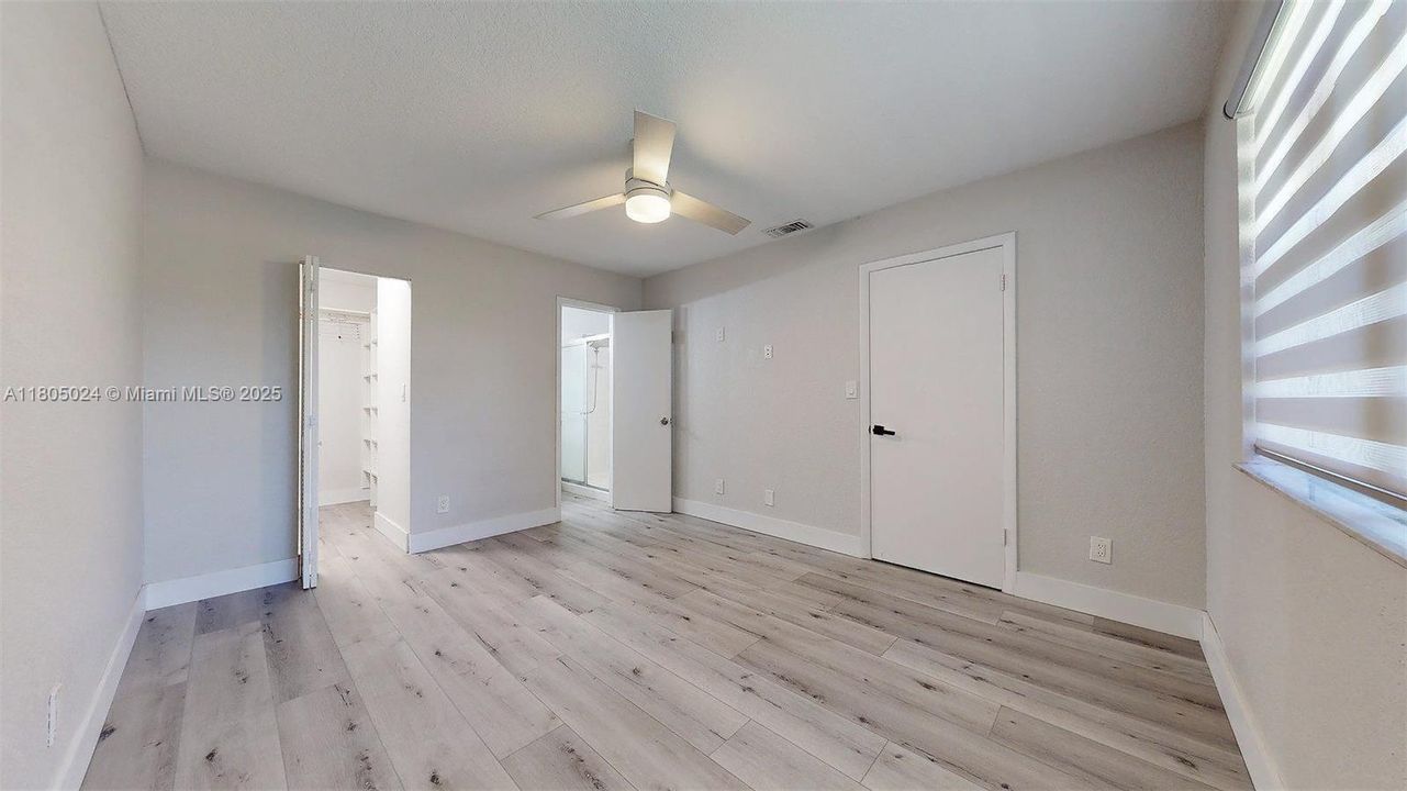 Active With Contract: $269,999 (2 beds, 2 baths, 800 Square Feet)