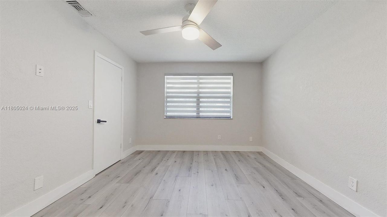 Active With Contract: $269,999 (2 beds, 2 baths, 800 Square Feet)