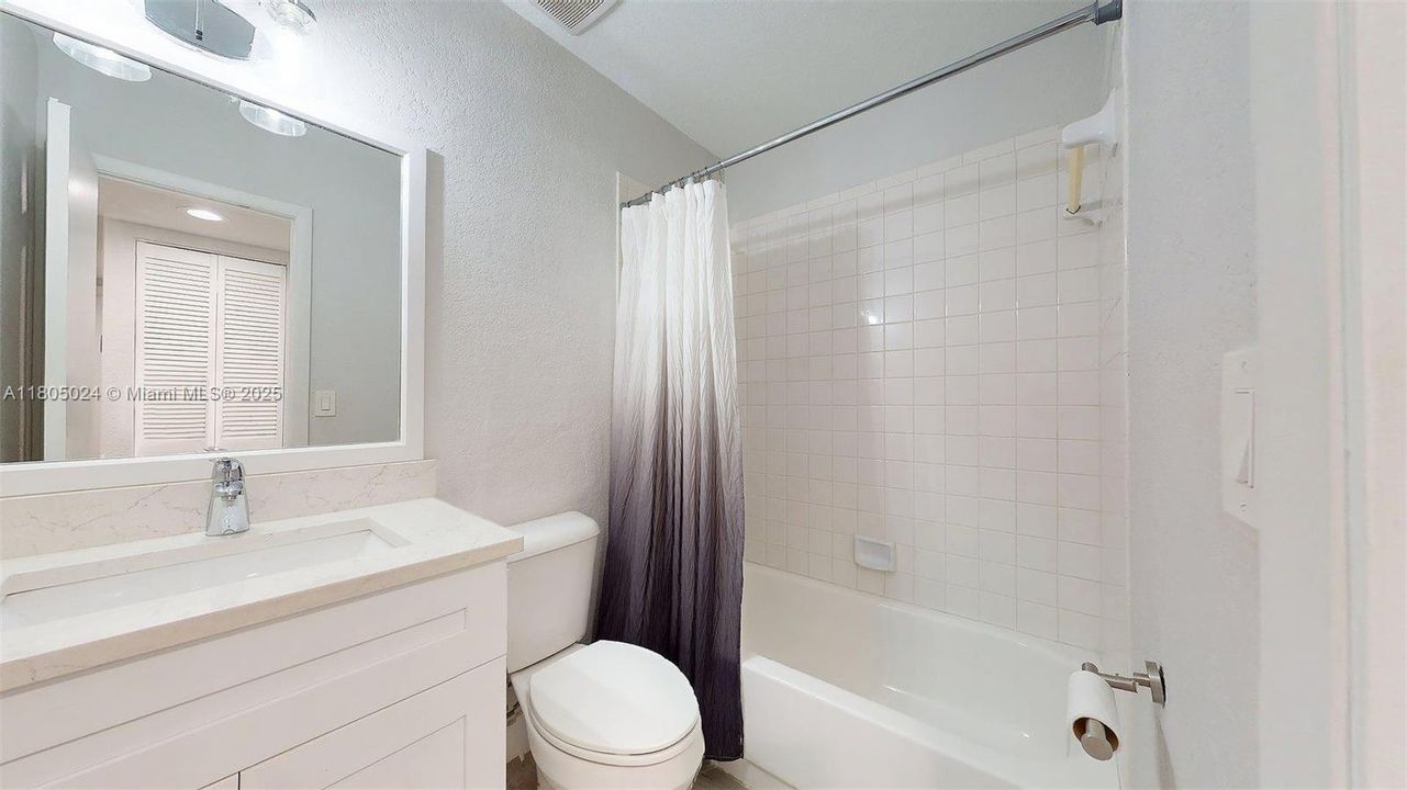 Active With Contract: $269,999 (2 beds, 2 baths, 800 Square Feet)