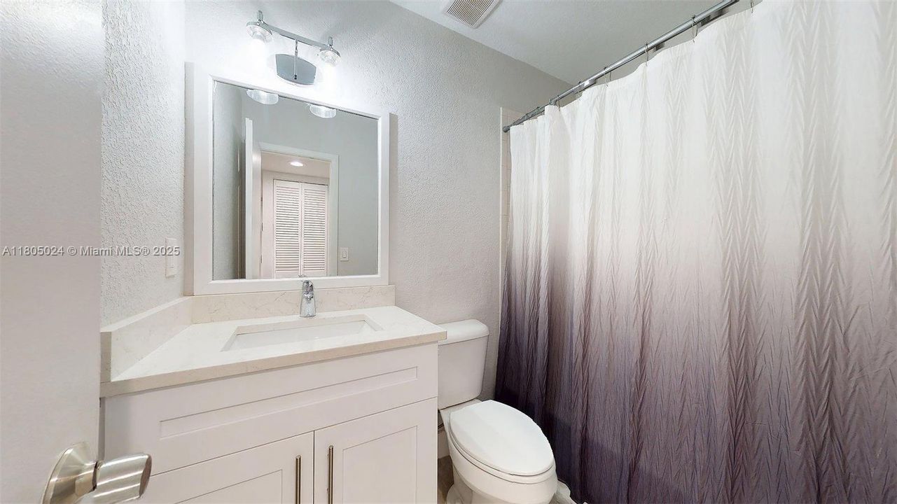 Active With Contract: $269,999 (2 beds, 2 baths, 800 Square Feet)