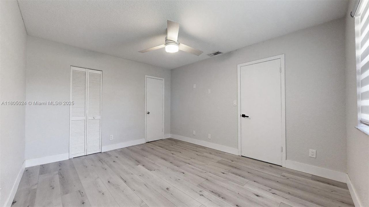 Active With Contract: $269,999 (2 beds, 2 baths, 800 Square Feet)