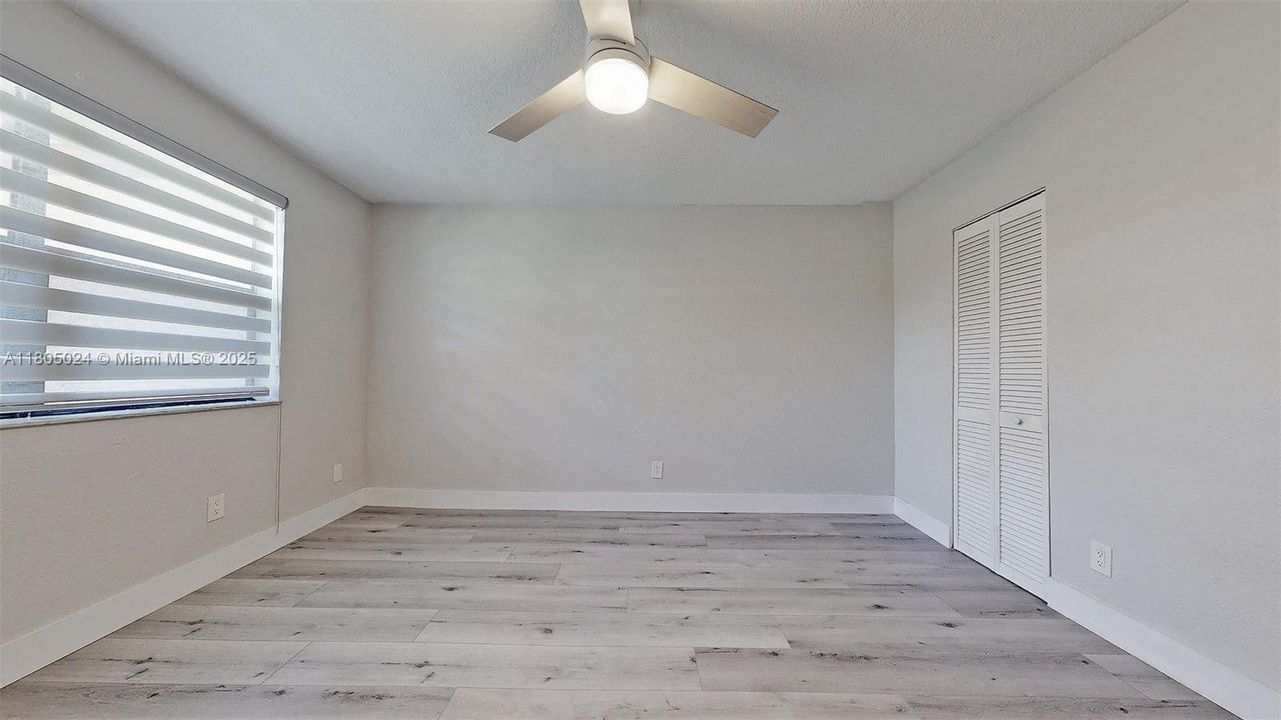 Active With Contract: $269,999 (2 beds, 2 baths, 800 Square Feet)