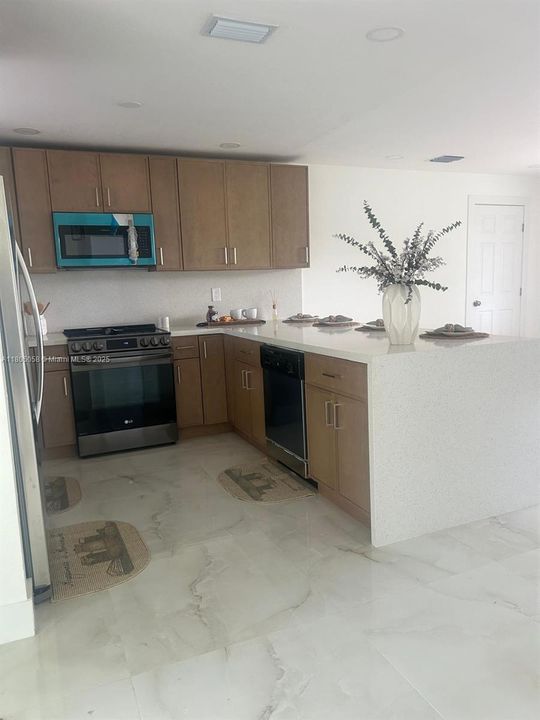 En Venta: $525,000 (3 camas, 2 baños, 1536 Pies cuadrados)