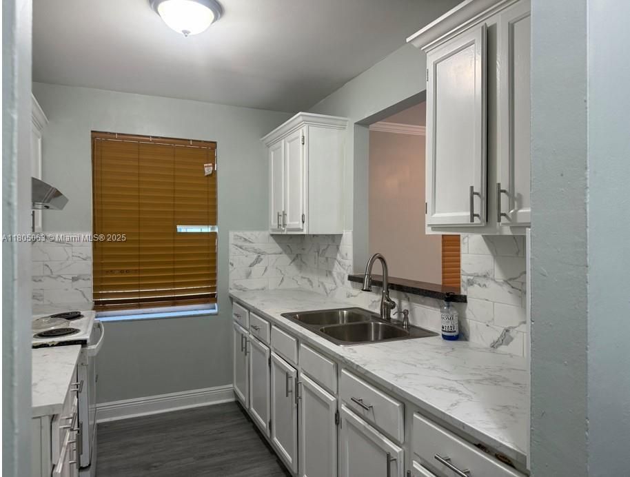 待售: $375,000 (3 贝兹, 1 浴室, 1202 平方英尺)