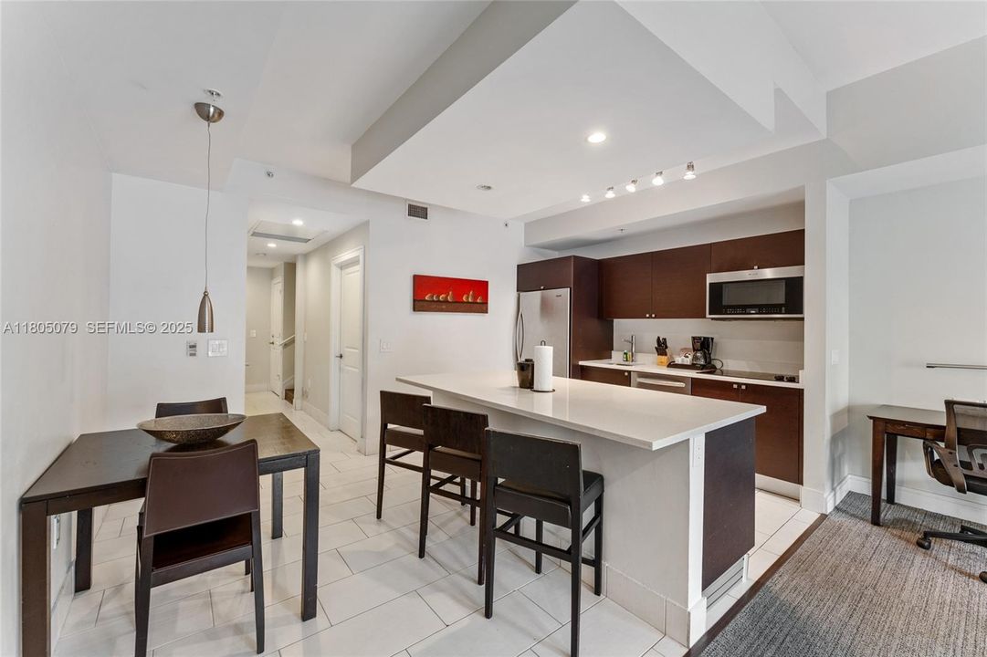 For Sale: $185,000 (3 beds, 4 baths, 2070 Square Feet)