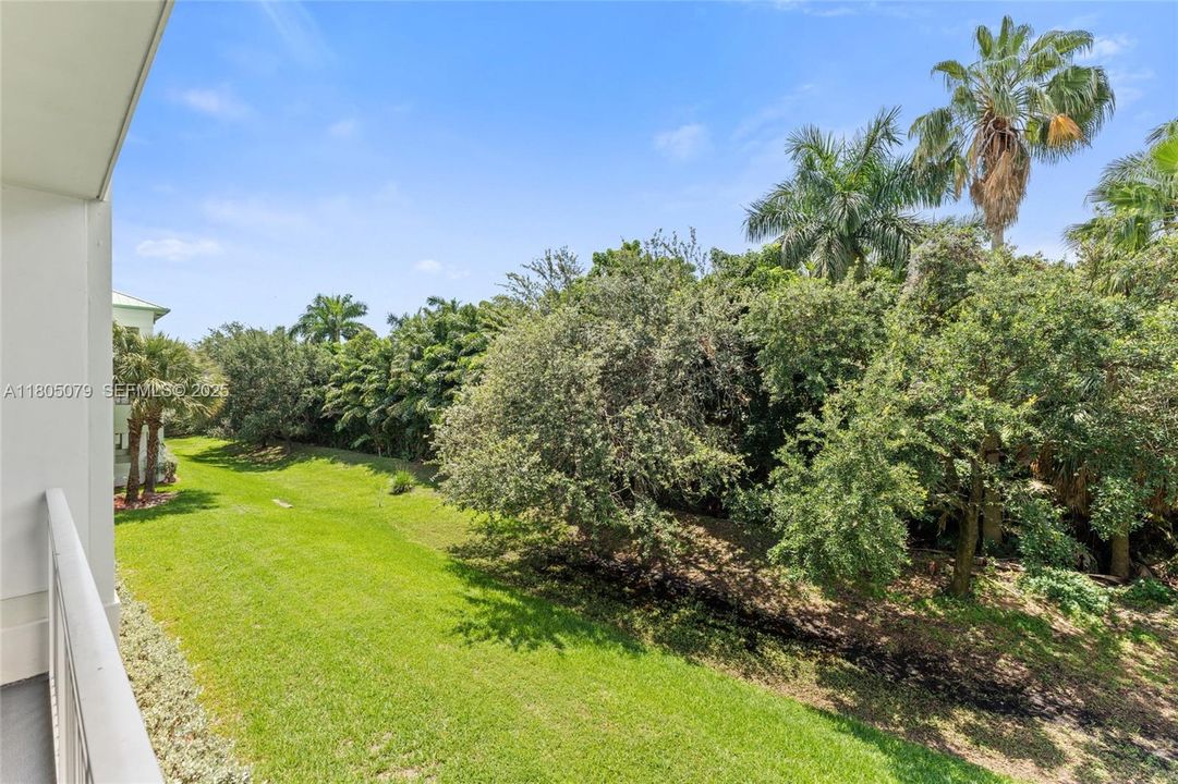 For Sale: $185,000 (3 beds, 4 baths, 2070 Square Feet)