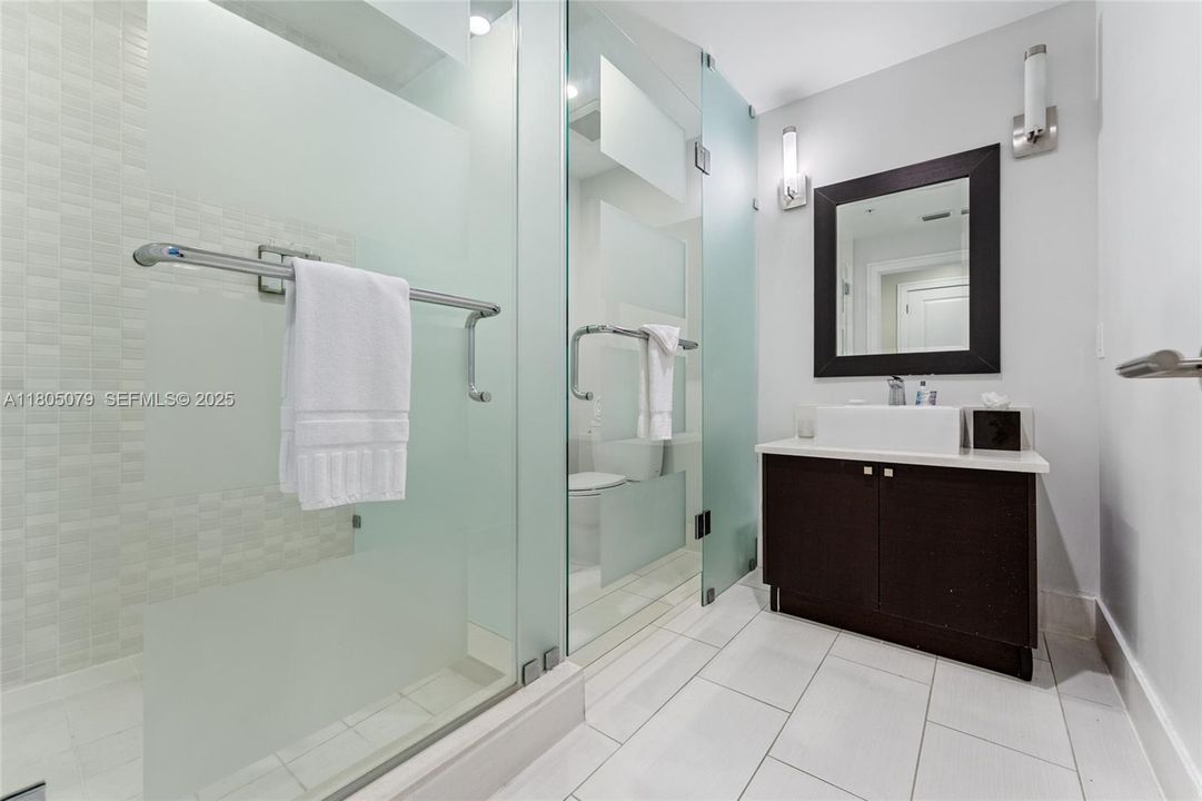 For Sale: $185,000 (3 beds, 4 baths, 2070 Square Feet)