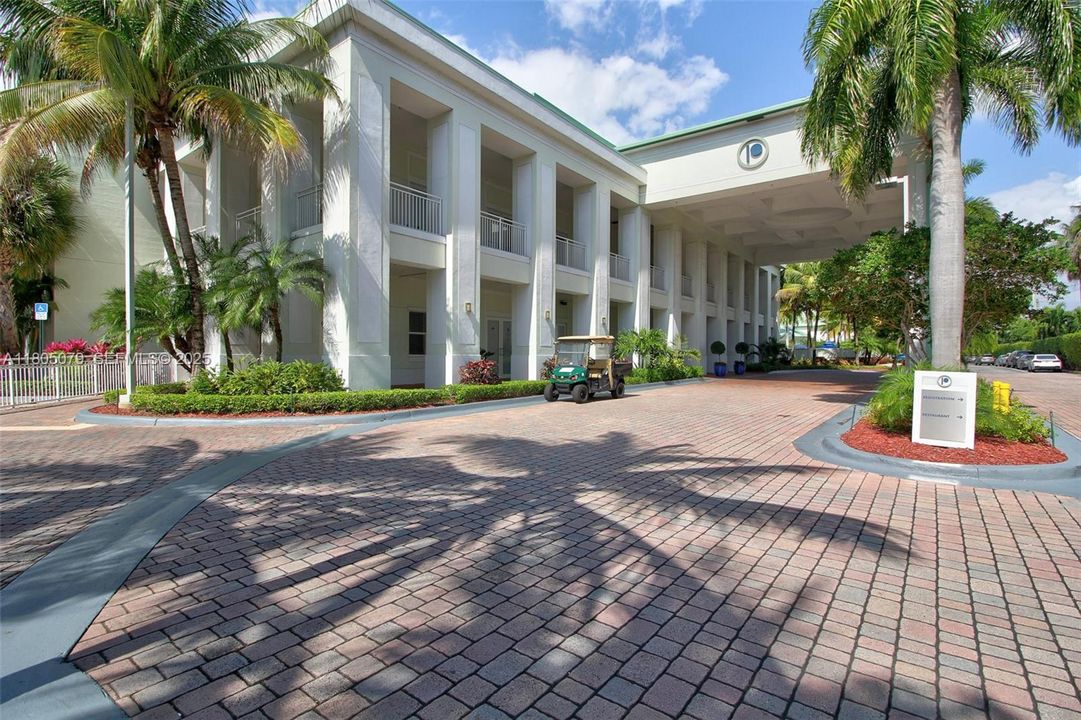 For Sale: $185,000 (3 beds, 4 baths, 2070 Square Feet)