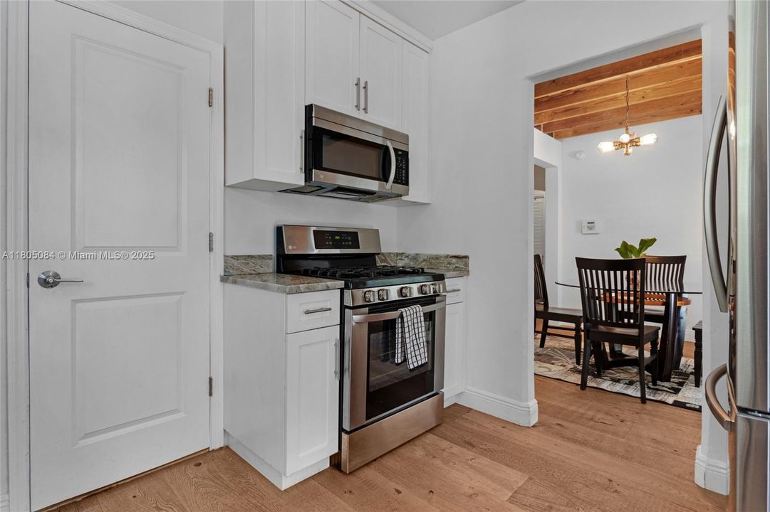 Vendido Recientemente: $840,000 (2 camas, 1 baños, 1322 Pies cuadrados)