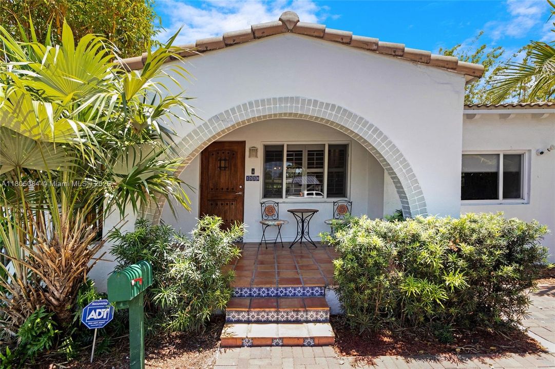 Vendido Recientemente: $840,000 (2 camas, 1 baños, 1322 Pies cuadrados)