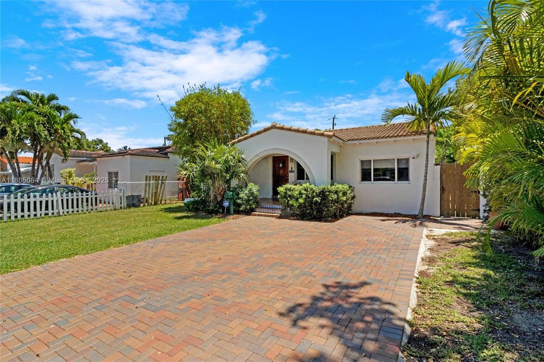 Vendido Recientemente: $840,000 (2 camas, 1 baños, 1322 Pies cuadrados)