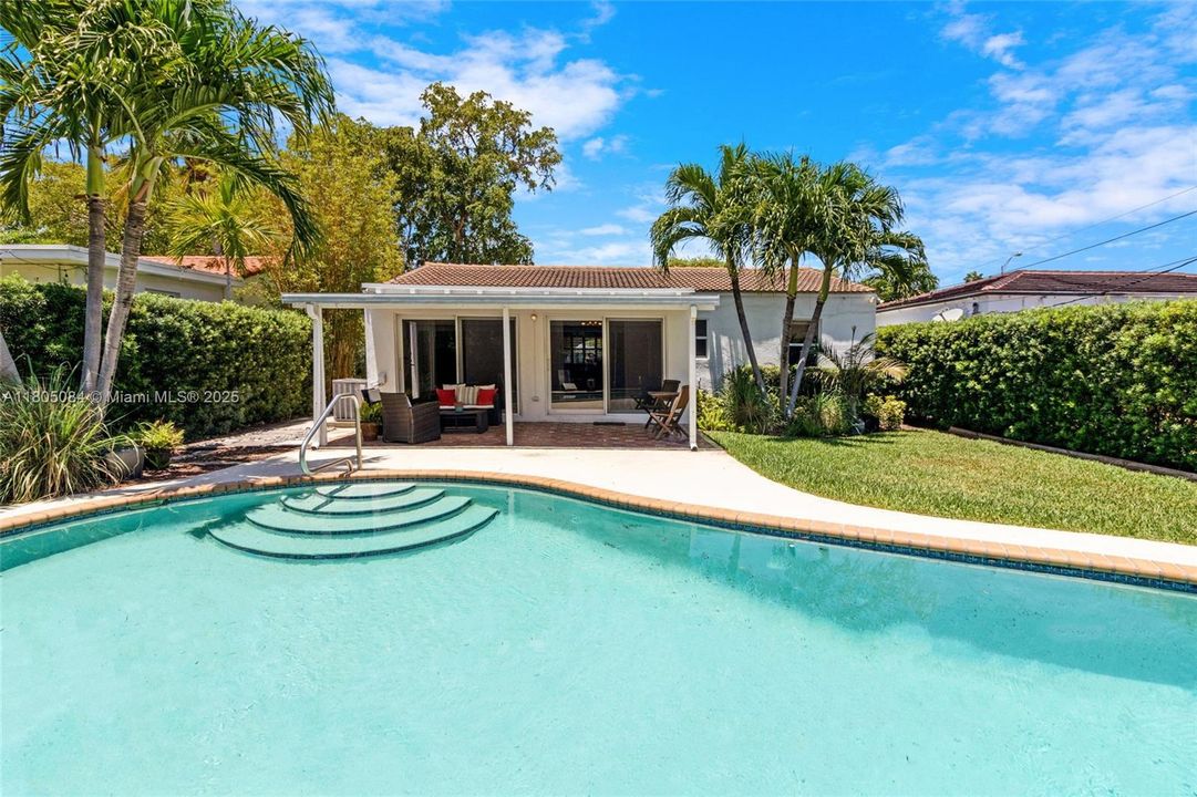 Vendido Recientemente: $840,000 (2 camas, 1 baños, 1322 Pies cuadrados)