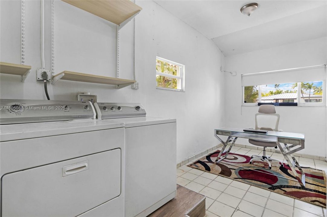 Vendido Recientemente: $840,000 (2 camas, 1 baños, 1322 Pies cuadrados)