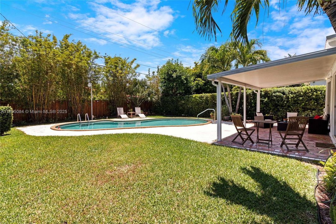 Vendido Recientemente: $840,000 (2 camas, 1 baños, 1322 Pies cuadrados)