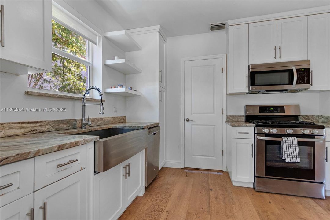 Vendido Recientemente: $840,000 (2 camas, 1 baños, 1322 Pies cuadrados)