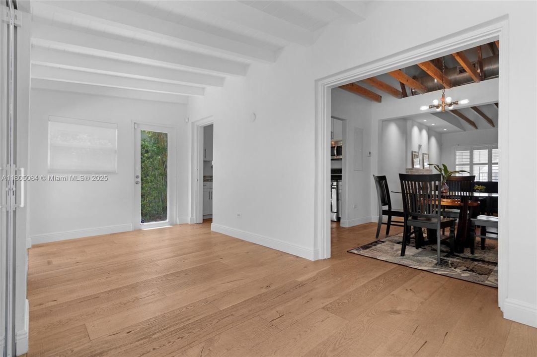 Vendido Recientemente: $840,000 (2 camas, 1 baños, 1322 Pies cuadrados)