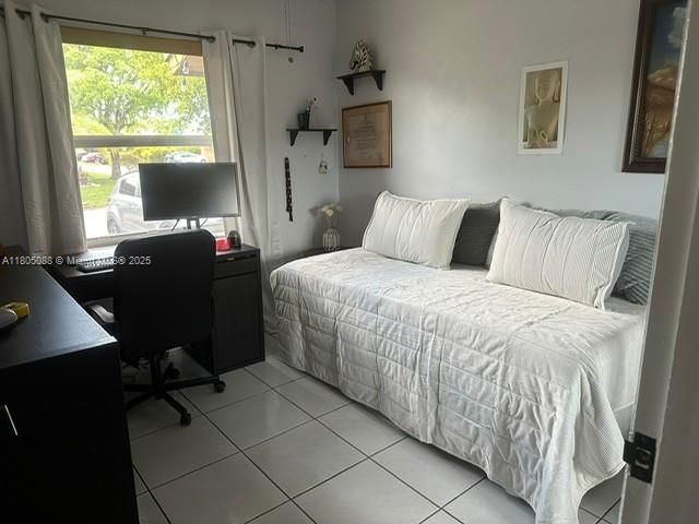 Recently Sold: $486,500 (3 beds, 2 baths, 1225 Square Feet)