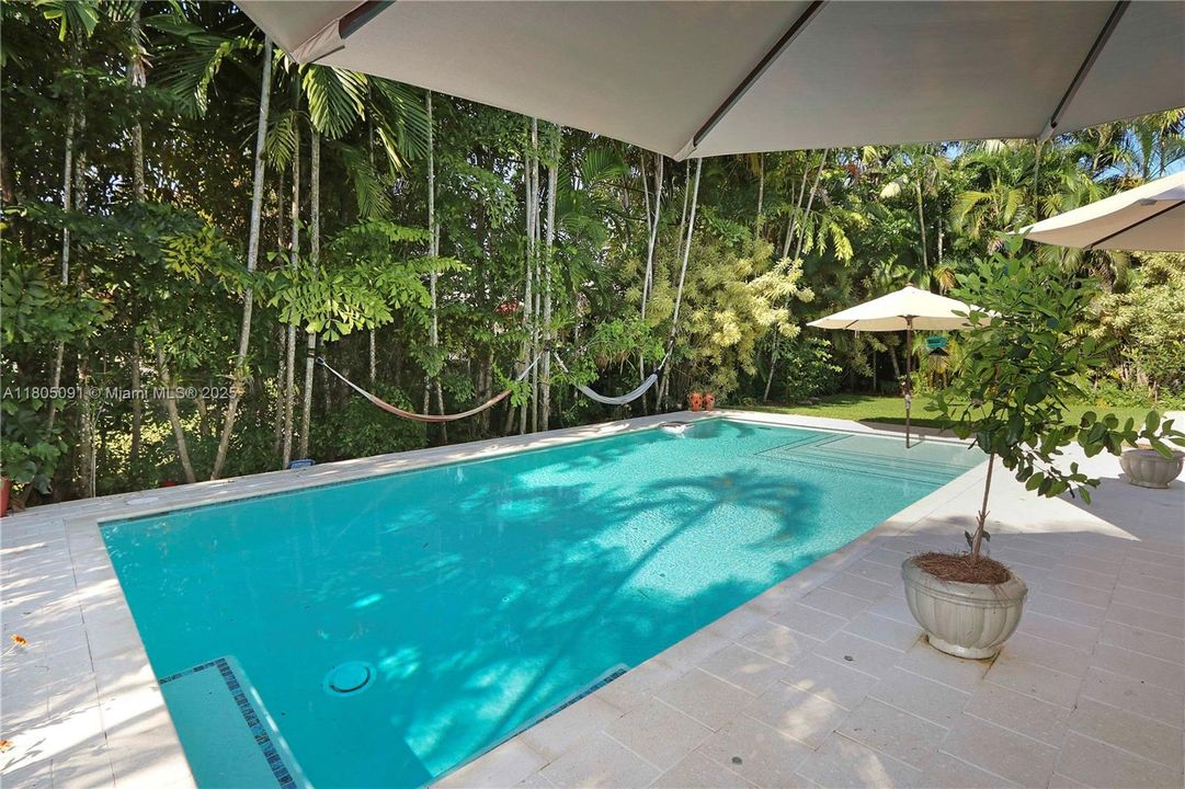 最近售出: $1,645,000 (3 贝兹, 2 浴室, 1492 平方英尺)