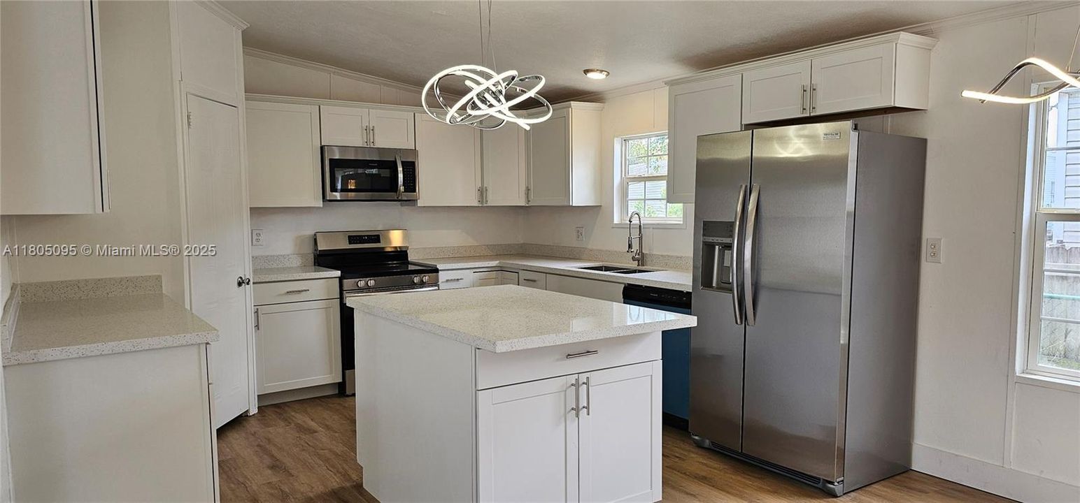 最近售出: $259,900 (3 贝兹, 2 浴室, 1456 平方英尺)