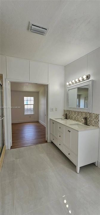 最近售出: $259,900 (3 贝兹, 2 浴室, 1456 平方英尺)