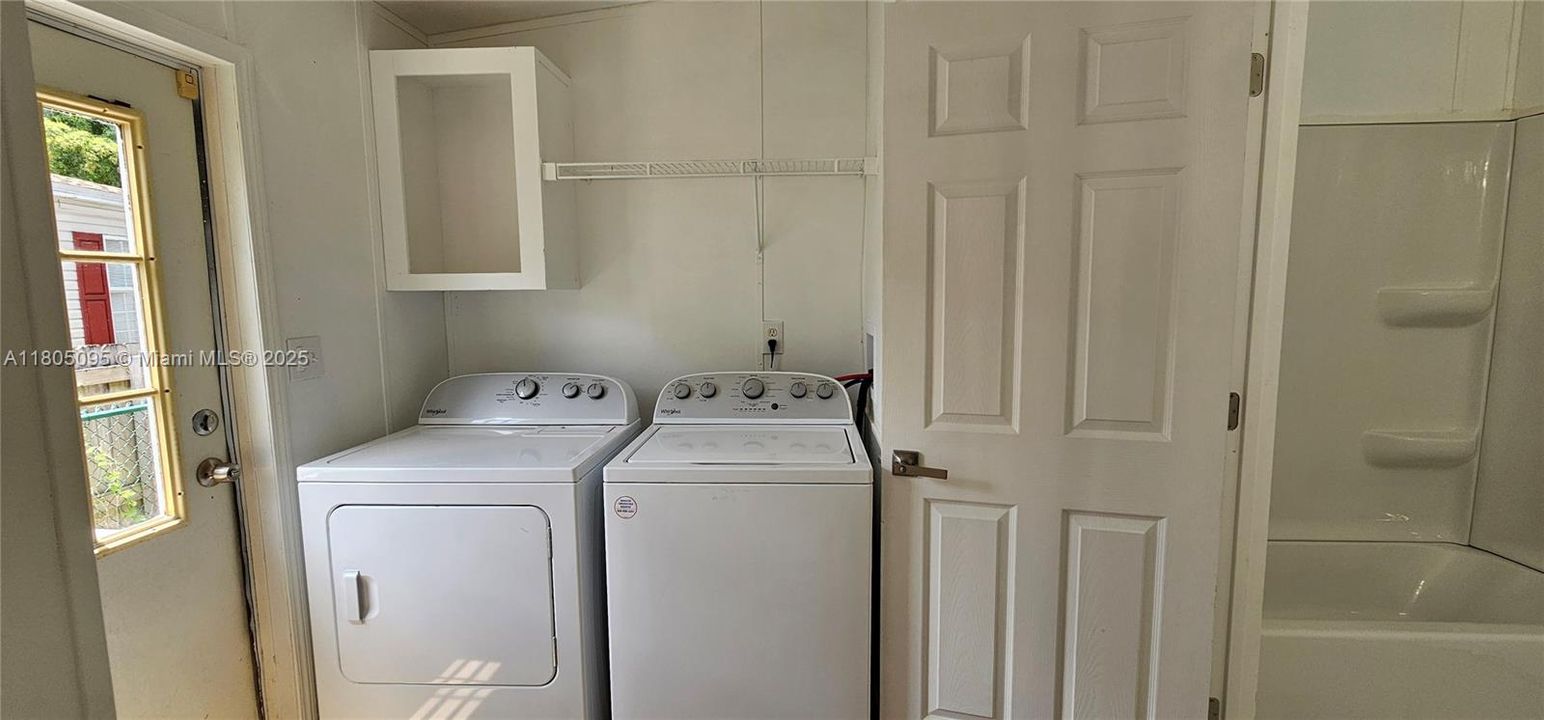 最近售出: $259,900 (3 贝兹, 2 浴室, 1456 平方英尺)