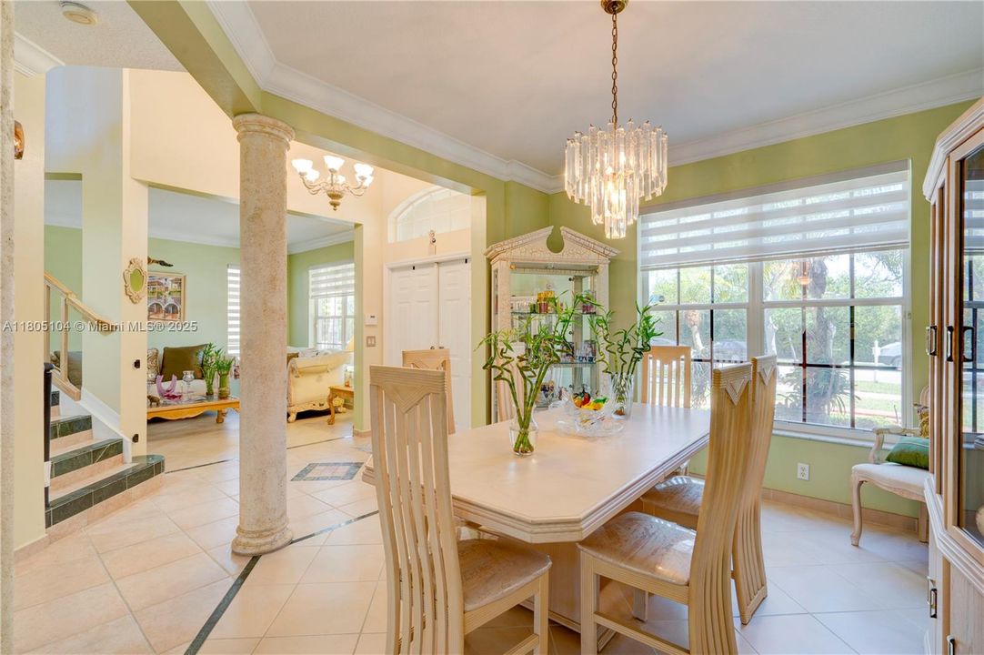 En Venta: $1,150,000 (5 camas, 3 baños, 3073 Pies cuadrados)