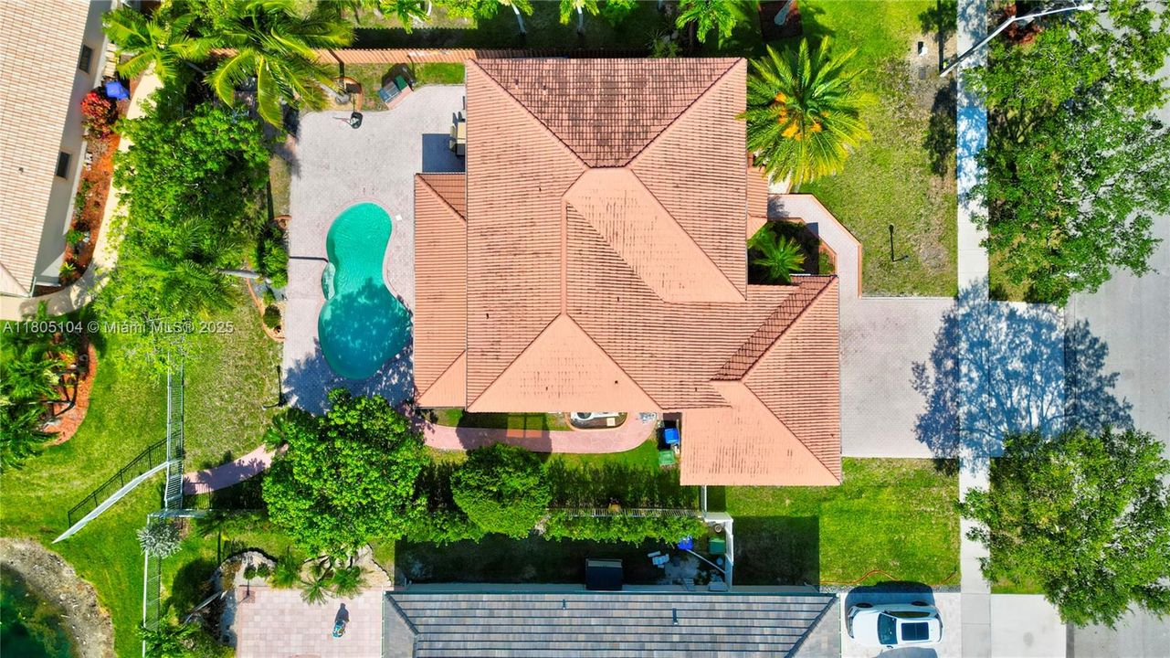 En Venta: $1,150,000 (5 camas, 3 baños, 3073 Pies cuadrados)