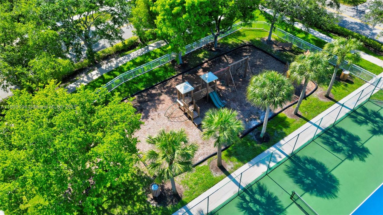 En Venta: $1,150,000 (5 camas, 3 baños, 3073 Pies cuadrados)