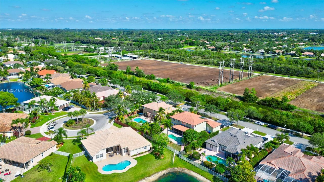 En Venta: $1,150,000 (5 camas, 3 baños, 3073 Pies cuadrados)