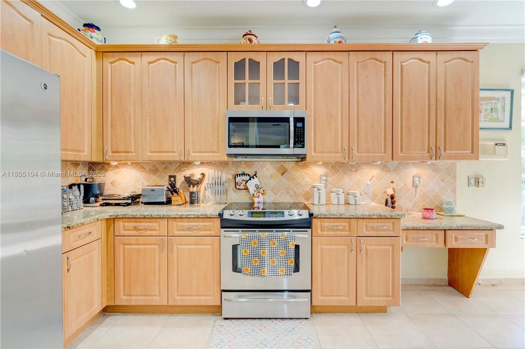 En Venta: $1,150,000 (5 camas, 3 baños, 3073 Pies cuadrados)