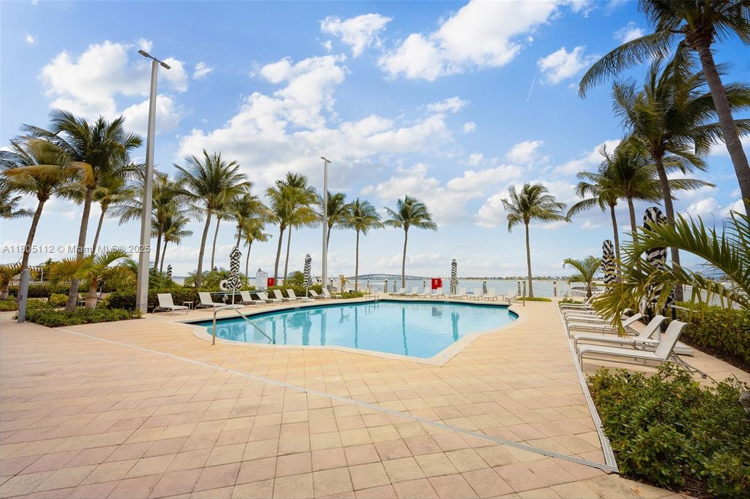 En Venta: $950,000 (2 camas, 2 baños, 1367 Pies cuadrados)