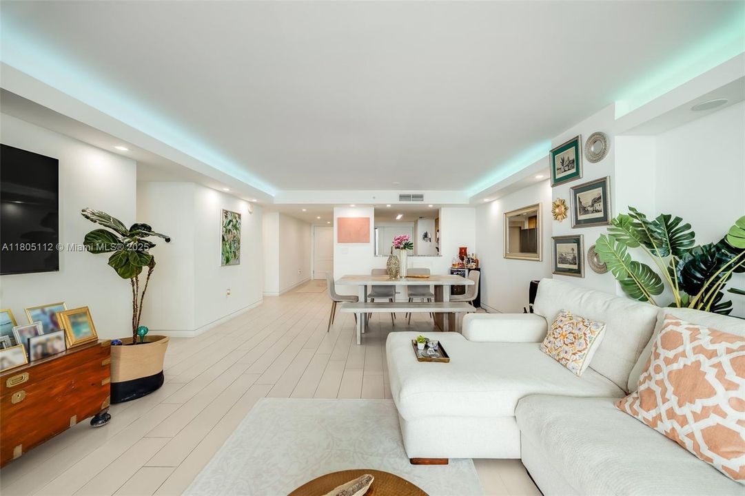 En Venta: $950,000 (2 camas, 2 baños, 1367 Pies cuadrados)