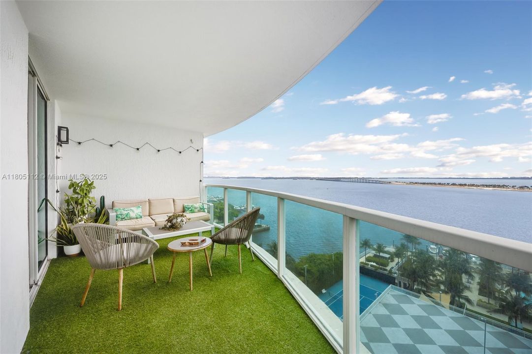 En Venta: $950,000 (2 camas, 2 baños, 1367 Pies cuadrados)