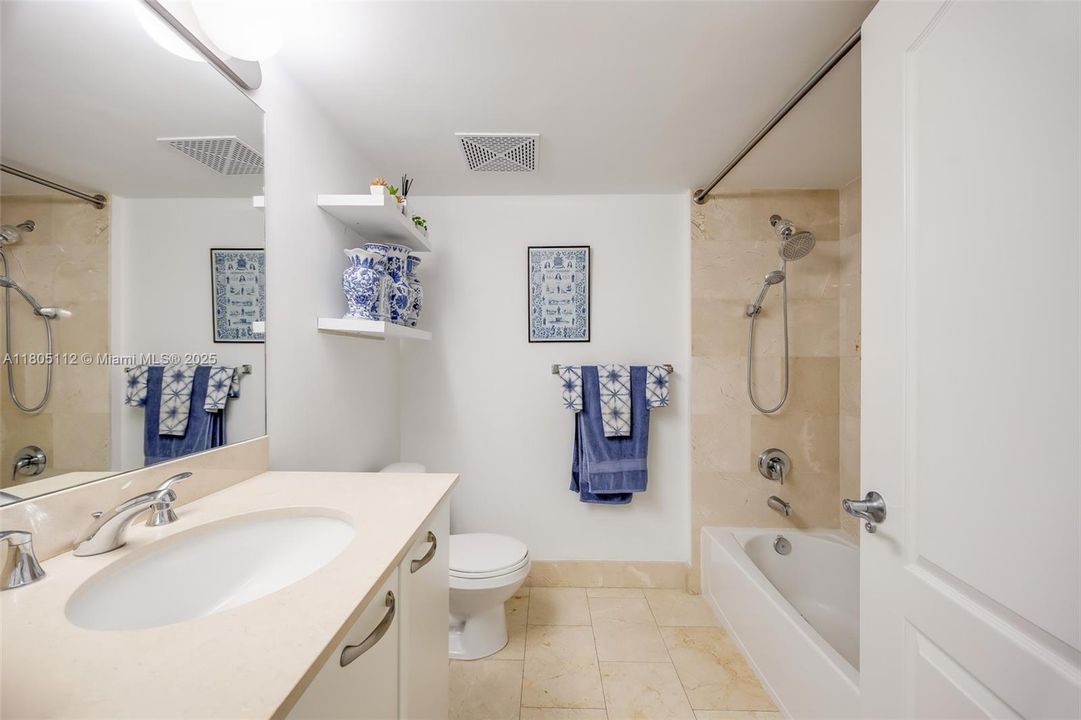 En Venta: $950,000 (2 camas, 2 baños, 1367 Pies cuadrados)