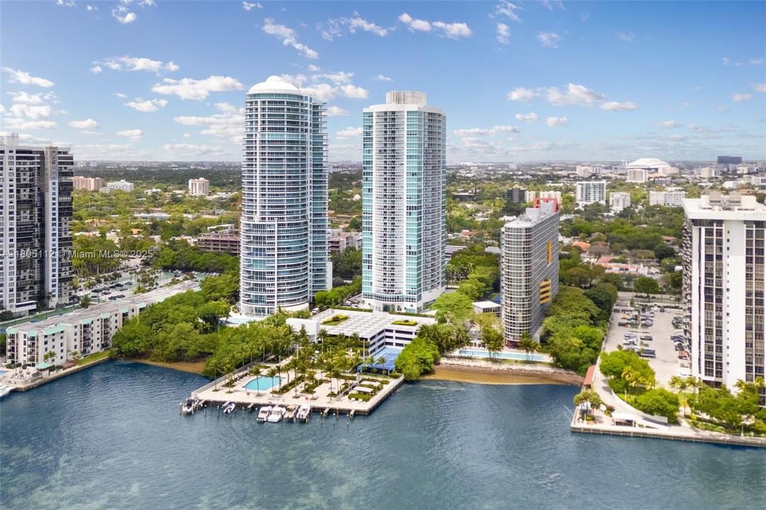 En Venta: $950,000 (2 camas, 2 baños, 1367 Pies cuadrados)
