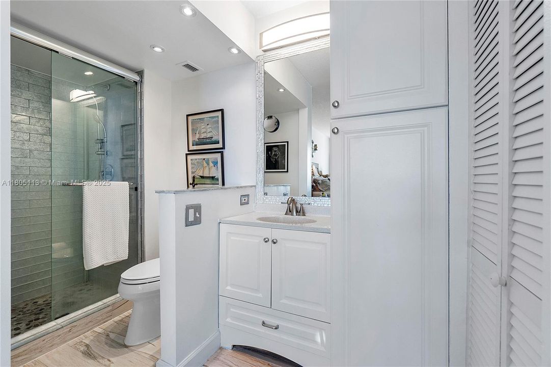 Recently Sold: $595,000 (2 beds, 2 baths, 1000 Square Feet)